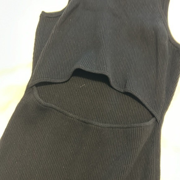 Aritzia Keyhole Dress - Picture 2 of 3